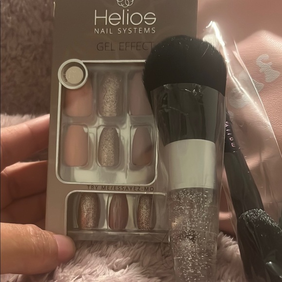 Makeup 10 piece Bundle - Picture 2 of 8